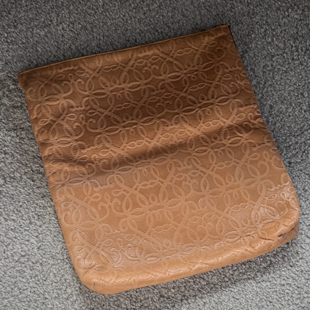 “Path of Life” Clutch